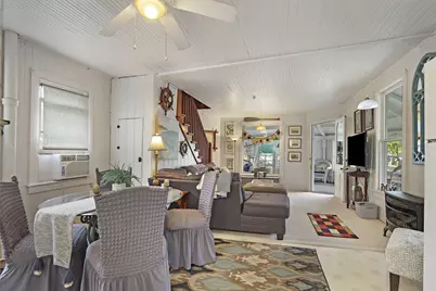 641  Hazel Ct, Fontana, WI 53125 - Photo 9