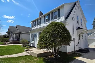 1020 N 14th St, Manitowoc, WI 54220 - Photo 3