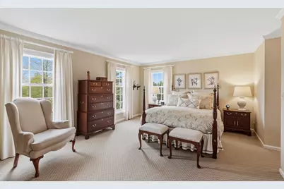 10539 N Haddonstone Pl, Mequon, WI 53092 - Photo 11