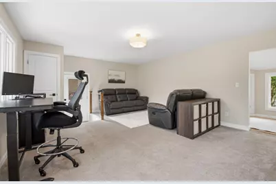 2028  Hillside Ct, Delafield, WI 53018 - Photo 35