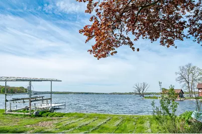 2717  Ridley Rd, Delafield, WI 53029 - Photo 3