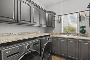 6140 S Conservancy Dr, New Berlin, WI 53151 - Photo 11