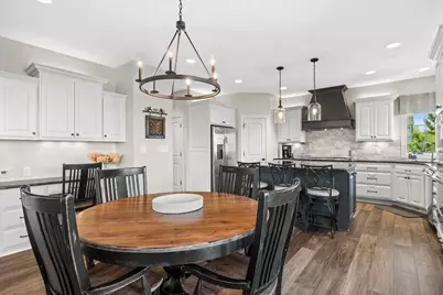 6140 S Conservancy Dr, New Berlin, WI 53151 - Photo 5