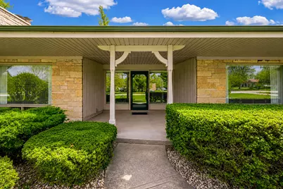 6732 N Holly Ct, Fox Point, WI 53217 - Photo 3
