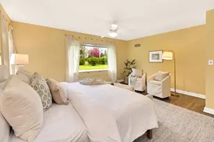 6732 N Holly Ct, Fox Point, WI 53217 - Photo 11