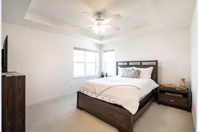 7852 W Preserve Pkwy, Mequon, WI 53097 - Photo 13