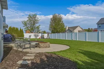 5800  Eagle Point Dr, Racine, WI 53406 - Photo 41
