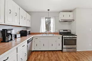 9228 N 70th St, Milwaukee, WI 53223 - Photo 5