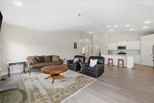 2046 E Omaha Dr, Grafton, WI 53024 - Photo 35