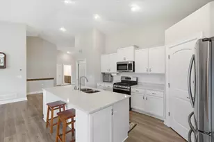 2046 E Omaha Dr, Grafton, WI 53024 - Photo 5