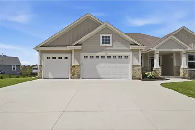 2046 E Omaha Dr, Grafton, WI 53024 - Photo 27