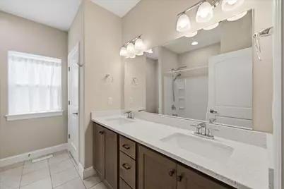 2046 E Omaha Dr, Grafton, WI 53024 - Photo 19