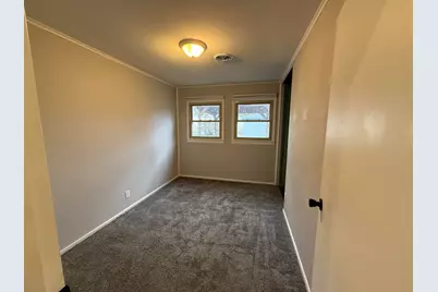 6725 W Verona Ct, Milwaukee, WI 53219 - Photo 7