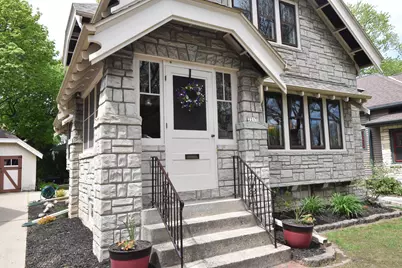 2217 N 71st St, Wauwatosa, WI 53213 - Photo 9