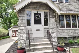 2217 N 71st St, Wauwatosa, WI 53213 - Photo 9