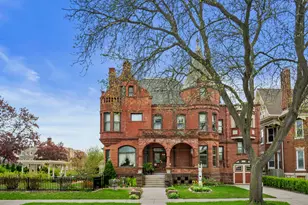 3209 W Wells St, Milwaukee, WI 53208 - Photo 5