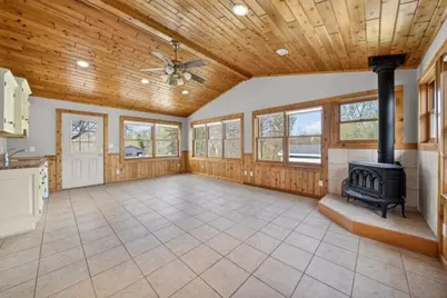 914  Hawthorne Dr, Howards Grove, WI 53083 - Photo 15