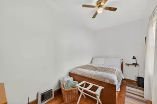 925 E Lincoln Ave, Milwaukee, WI 53207 - Photo 17