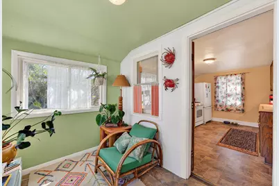 925 E Lincoln Ave, Milwaukee, WI 53207 - Photo 5