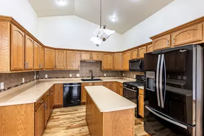 1338  Rosewood Trl, Onalaska, WI 54650 - Photo 5