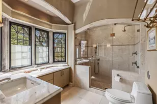 3318 N Lake Dr, Milwaukee, WI 53211 - Photo 23