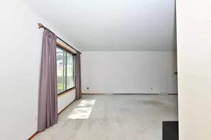 7365 S Delaine Dr, Oak Creek, WI 53154 - Photo 13