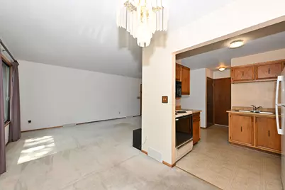 7365 S Delaine Dr, Oak Creek, WI 53154 - Photo 9