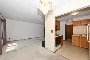 7365 S Delaine Dr, Oak Creek, WI 53154 - Photo 9