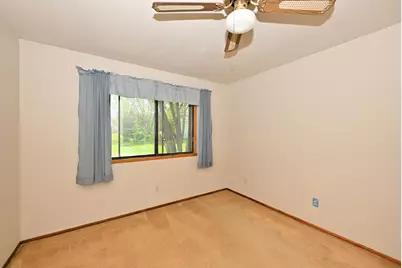 7365 S Delaine Dr, Oak Creek, WI 53154 - Photo 21