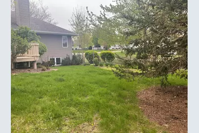 2400  Judith Ln, Waukesha, WI 53188 - Photo 7