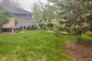 2400 Judith Ln, Waukesha, WI 53188 - Photo 7