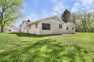 W9370 Burr Ln, Oakland, WI 53523 - Photo 37
