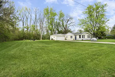 W9370  Burr Ln, Oakland, WI 53523 - Photo 9