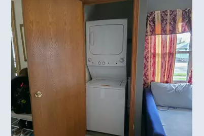209 S Warren St, Watertown, WI 53094 - Photo 9