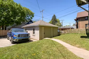 2733 N Downer Ave, Milwaukee, WI 53211 - Photo 35
