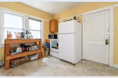 2733 N Downer Ave #2735, Milwaukee, WI 53211 - Photo 7