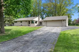 N69W13409 Harding Dr, Menomonee Falls, WI 53051 - Photo 43
