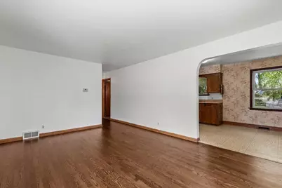 N69W13409  Harding Dr, Menomonee Falls, WI 53051 - Photo 7