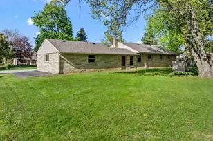 N69W13409 Harding Dr, Menomonee Falls, WI 53051 - Photo 31