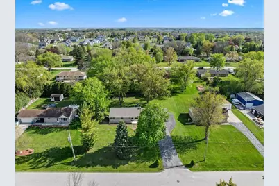 N69W13409  Harding Dr, Menomonee Falls, WI 53051 - Photo 45