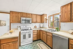 5932 N Santa Monica Blvd, Whitefish Bay, WI 53217 - Photo 15