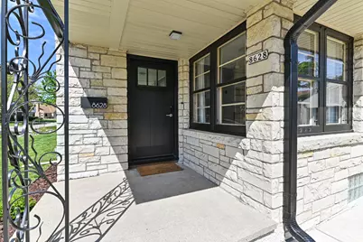 8628  Glencoe Cir, Wauwatosa, WI 53226 - Photo 3
