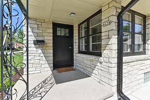 8628 Glencoe Cir, Wauwatosa, WI 53226 - Photo 3