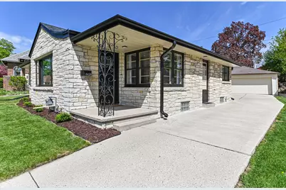 8628  Glencoe Cir, Wauwatosa, WI 53226 - Photo 33