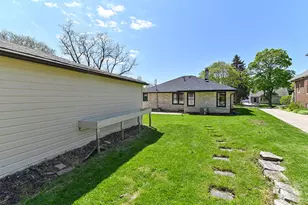 8628 Glencoe Cir, Wauwatosa, WI 53226 - Photo 35