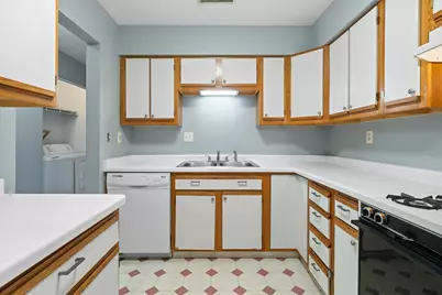 217  Franklin St #2H, Delavan, WI 53115 - Photo 11