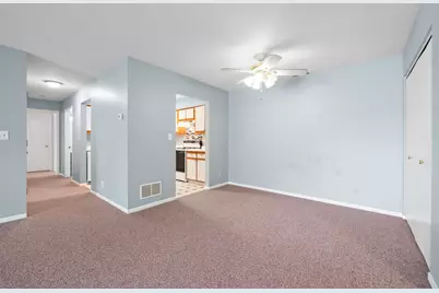 217  Franklin St #2H, Delavan, WI 53115 - Photo 9