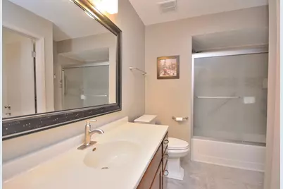 W224N2618  Ridgewood Ln, Pewaukee, WI 53186 - Photo 15