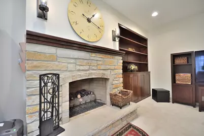 W224N2618  Ridgewood Ln, Pewaukee, WI 53186 - Photo 7