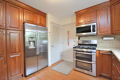 W224N2618  Ridgewood Ln, Pewaukee, WI 53186 - Photo 9